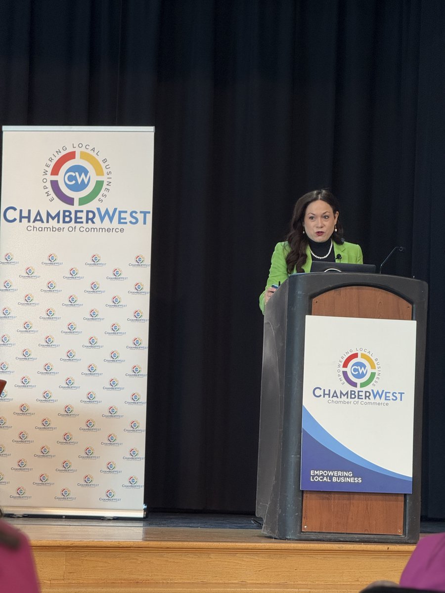 UTPortAuthority's tweet image. Proud to sponsor @ChamberWestUT 's Women in Business Spring Conference! Keynote @SophiaDiCaro shared powerful insights on leadership—it's not about credit or outcomes, but making a positive impact wherever you are. #Leadership #Community #WomenInBusiness
