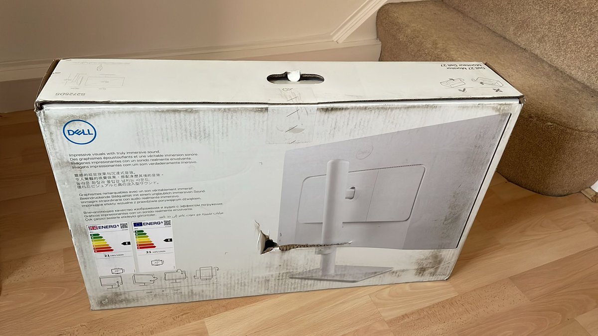 kingmonkey25's tweet image. @DellCares - how long should it take to get an email to complete a product exchange? 
I came back from work on my break to deal with this after my wife sent me this photo. Over 3hrs later &amp;amp; I'm yet to receive sn email from yourselves to progress the exchange process.