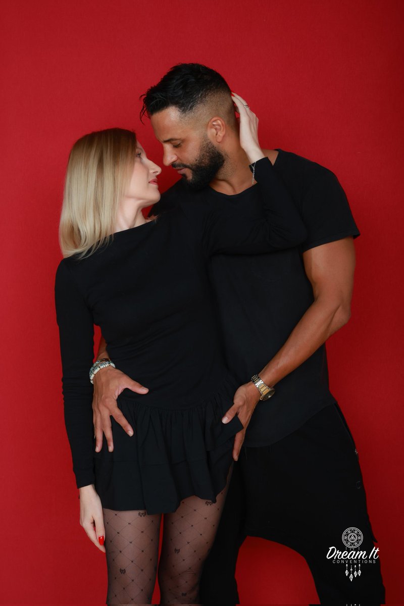 Me &amp; Ricky 💕 one day in Paris at <a href="/DreamitCon/">Dream It Conventions</a> 

#rickywhittle #the100 #americangods <a href="/MrRickyWhittle/">Ricky Whittle</a>