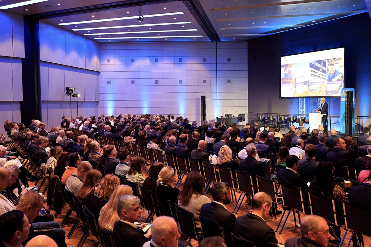IFEMA_en's tweet photo. Today @PTExpo 2025 is taking off at IFEMA MADRID! ✈️

The airport sector's major international event is kicking off with more than 300 exhibitors, 400 speakers, and 10,000 attendees from over 120 countries. It's an important time for the future of airports. https://t.co/3AO3QEomNr