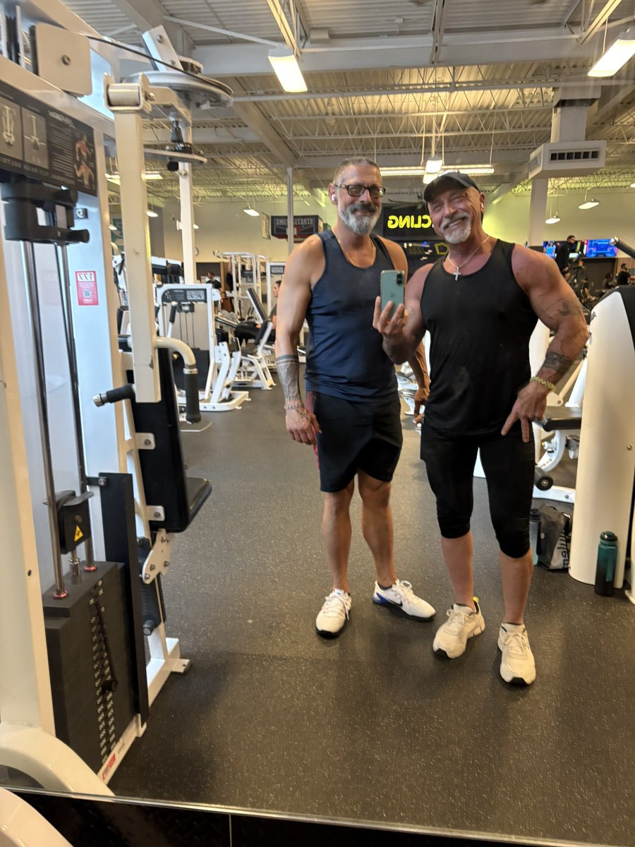 DanAndSam2025's tweet photo. Nice day at the gym ! https://t.co/TonJQ9abxx
