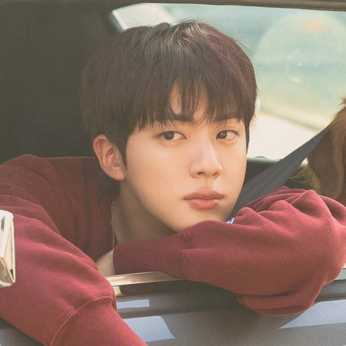 fkubluehouse's tweet photo. kim seokjin is one of the few intellectual &amp; most genuine artists out there - a thread https://t.co/dRASLMJzIP