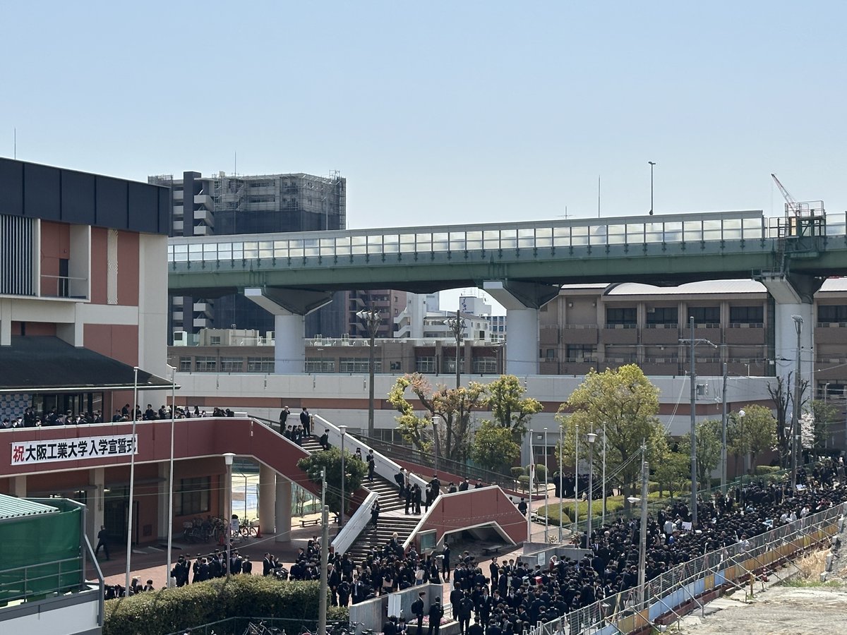 oit_academic's tweet image. 4/5 #大阪工業大学 では #入学式 が行われました。
多くの新入生を迎え、今年度の #体育 の授業も
いよいよ本格的に始まります。
#生活習慣と健康 ＆ #コミュニケーション能力
の向上を授業を通じて一緒に目指しましょう！