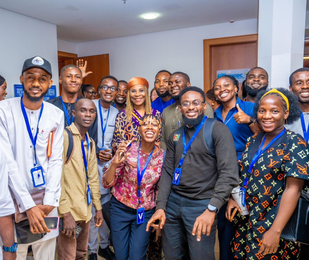 ahunnaeziakonwa's tweet photo. The future of Nigeria 🇳🇬is undeniably bright! 
Electrifying engagement today with young Nigerians driving transformation through digital innovation, creative enterprise and entrepreneurship. Inspired by their vision and commitment to reimagining 🇳🇬’s  future. https://t.co/S4fIzTPdmQ