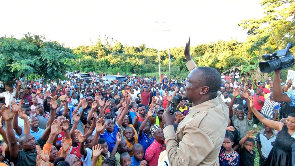 HecheJohn's tweet photo. Asante Tunduru, tumenyimwa uwanja lakini hawawezi kuzuia dhamira zetu.

#NoReformsNoElection https://t.co/uEYNHGFF8x