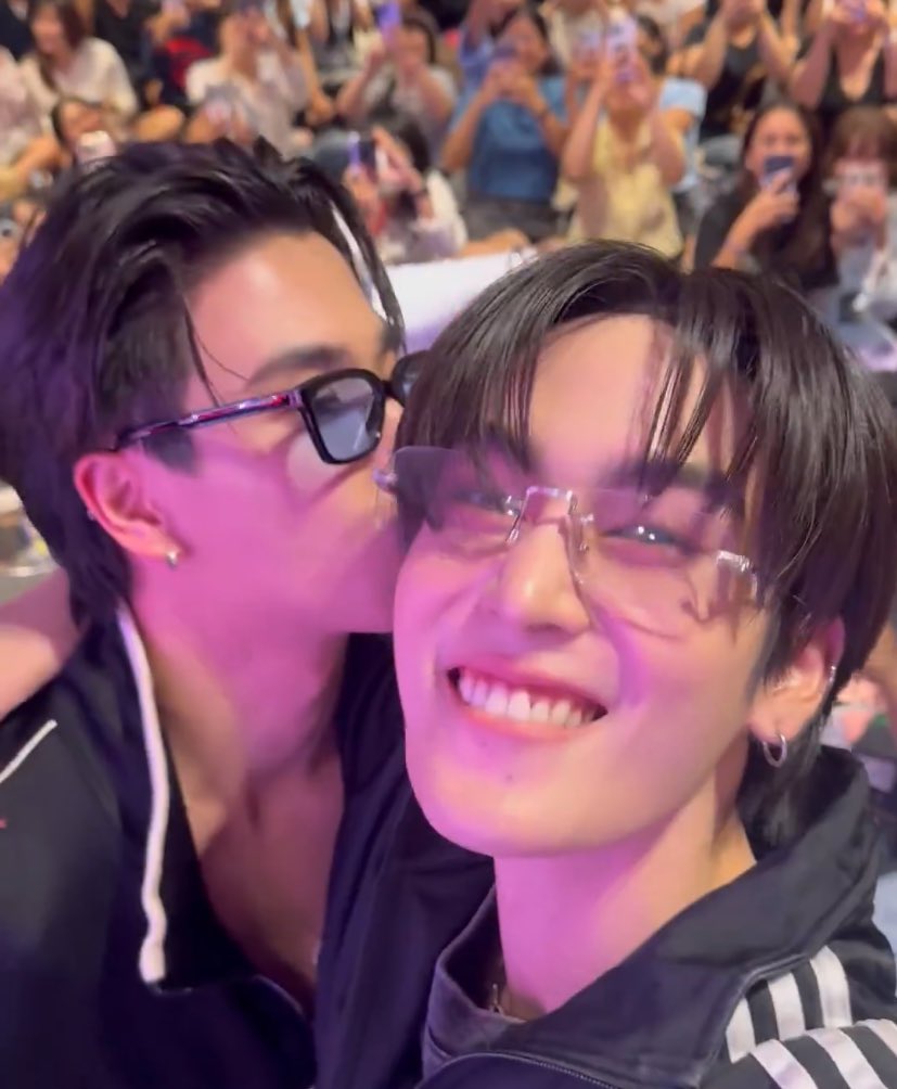 withhercrush's tweet photo. พี่เพิ้ดเติมแมวอีกแล้วหรอคะะㅠㅜㅜ

BOOKFAIR2025 PERTHSANTA
#BKKIBF2025xPerthSanta https://t.co/x0pkUAuft0