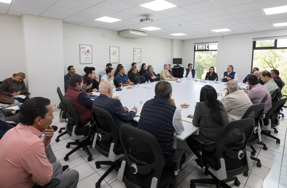 Durante nuestra visita a Zacatecas, recorrimos el Centro de Servicio del <a href="/Infonavit/">Infonavit</a> para conversar con personas beneficiadas por el programa Mejoravit solo para ti y por el Programa de congelamiento de créditos, impulsados por la Presidenta <a href="/Claudiashein/">Claudia Sheinbaum Pardo</a>. 

También nos reunimos