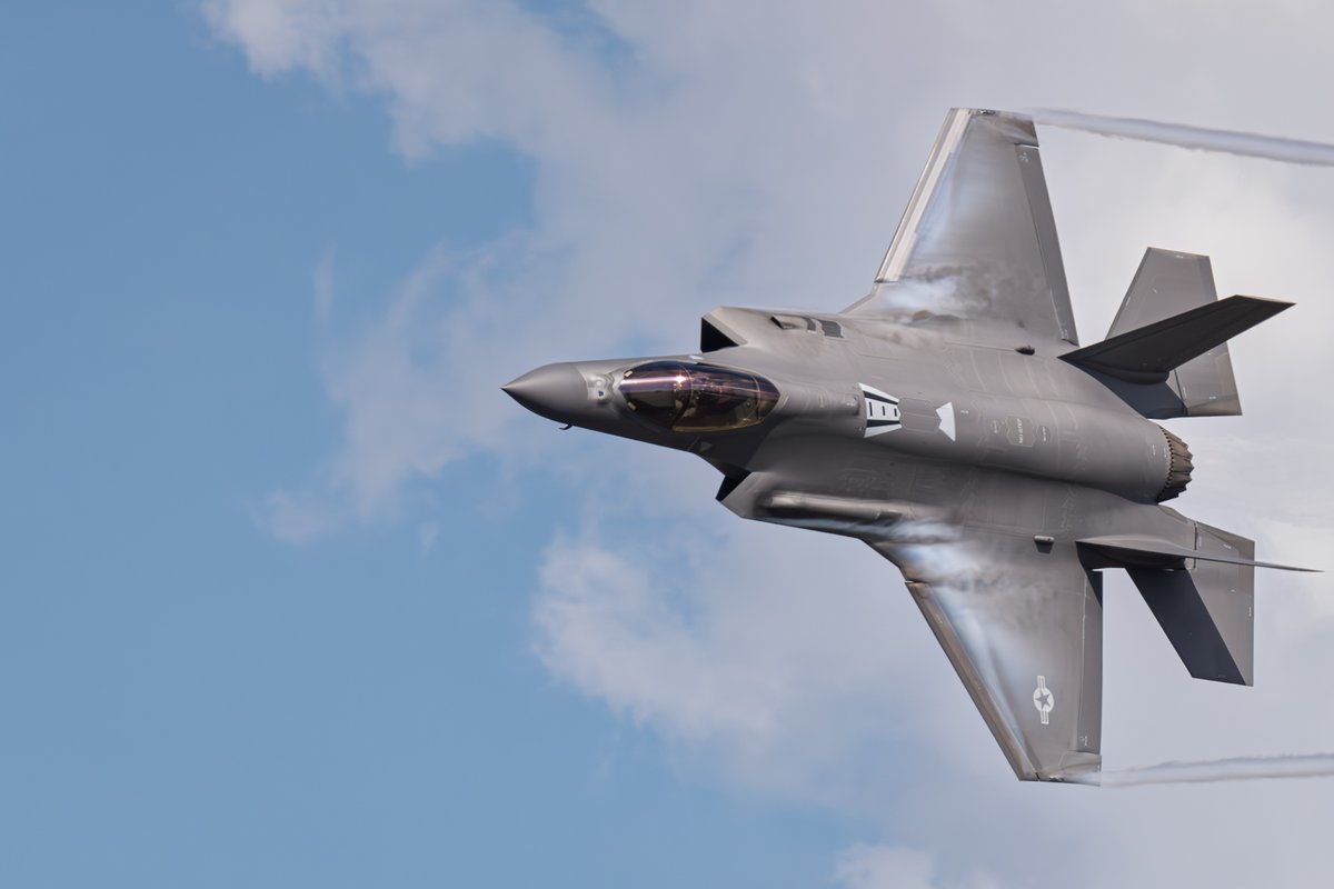 rpg571's tweet photo. Amazon now promising even faster deliveries! 

USAF F-35A flown by MAJ. Melanie "Mach" Kluesner during @SunnFunFlyIn 

@usairforce   F35A   Lightning II Demonstration Team @lakelandairport  

#SNF25 #TurnUp25 #TurnUptheFUN #SUNnFUN #SNF51 #SUNnFUN25 #Airshow #Airshows #AirshowPerformers #AirshowPerformer #Airshow2025 #Airshow25 #F35 #F35A #F35ALightning #F35ALightningII #DemoTeam #Jet #JetDemo #Military #MilitaryJet