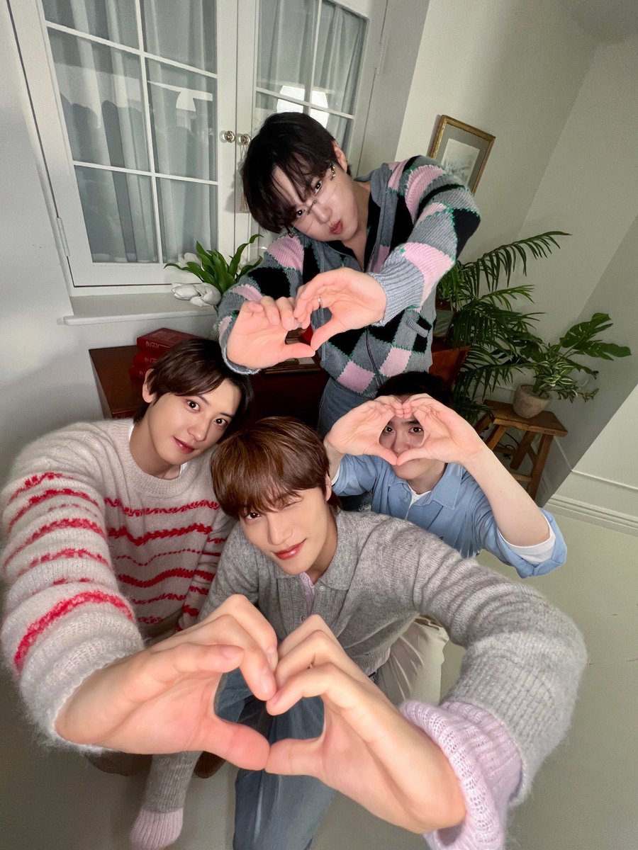 چانکای و ساقدوشاشون 🥹✨

#EXO <a href="/weareoneEXO/">EXO</a>