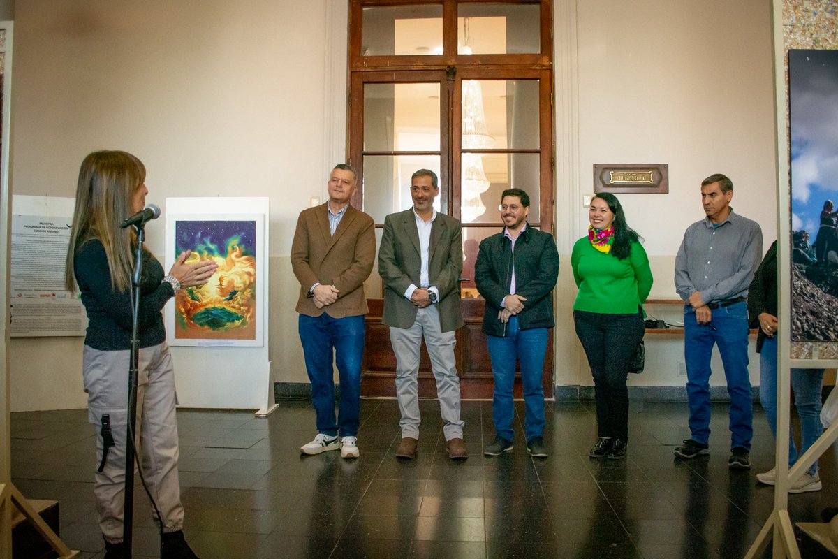 🦅 Quedó inauguró la muestra del Cóndor Andino en el Paseo Cultural Castro Barros.

📍 Visitará hasta el sábado 12, de 09:00 a 21:00 hs.

🙏 Gracias a quienes hicieron posible esta propuesta para la preservación de nuestra fauna silvestre.

#CóndorAndino #EducaciónAmbiental