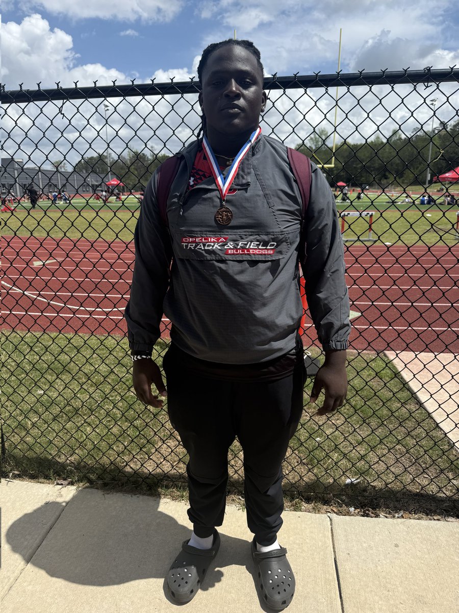 MoniThomas22's tweet image. 3rd in shot put this weekend in Central Prostate track meet.