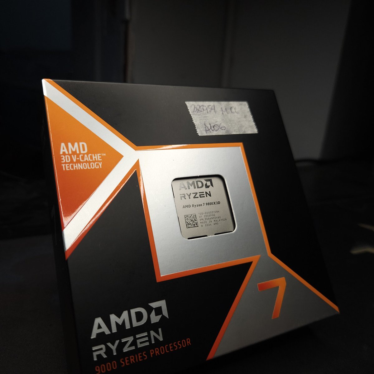 alg_cs's tweet image. PC build 2025 💙
3/X parts ready, will be back streaming on twitch soon! 😁
¤Ryzen 7 9800X3D
¤Asus ROG Strix B850-A
¤Darkflash Wave DV240S
#pcbuild #ryzen #asusrog