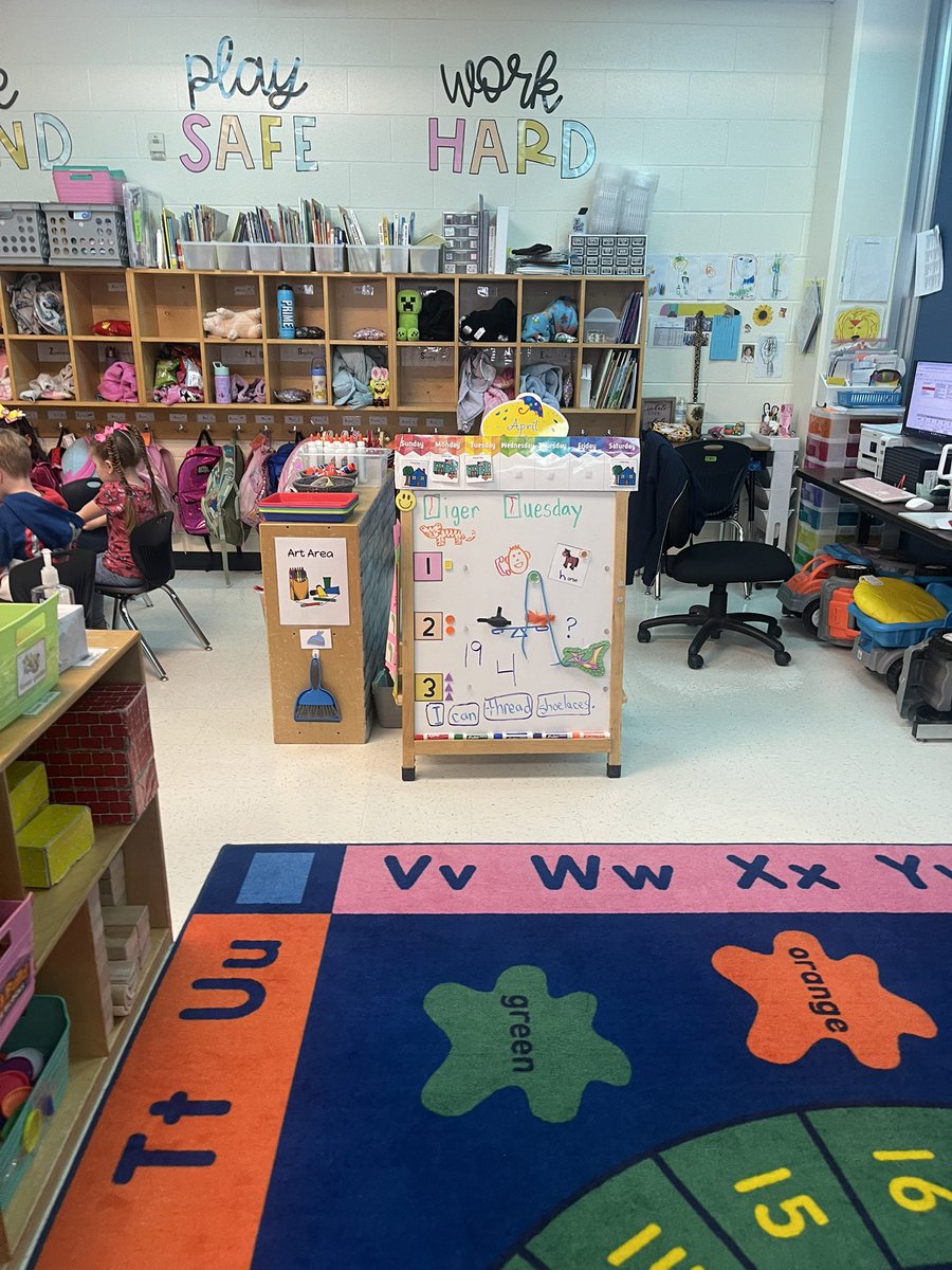Visiting a Pre-k class made my ❤️happy!
There was so much learning taking place! My science colleague even had an opportunity to do what she loves!