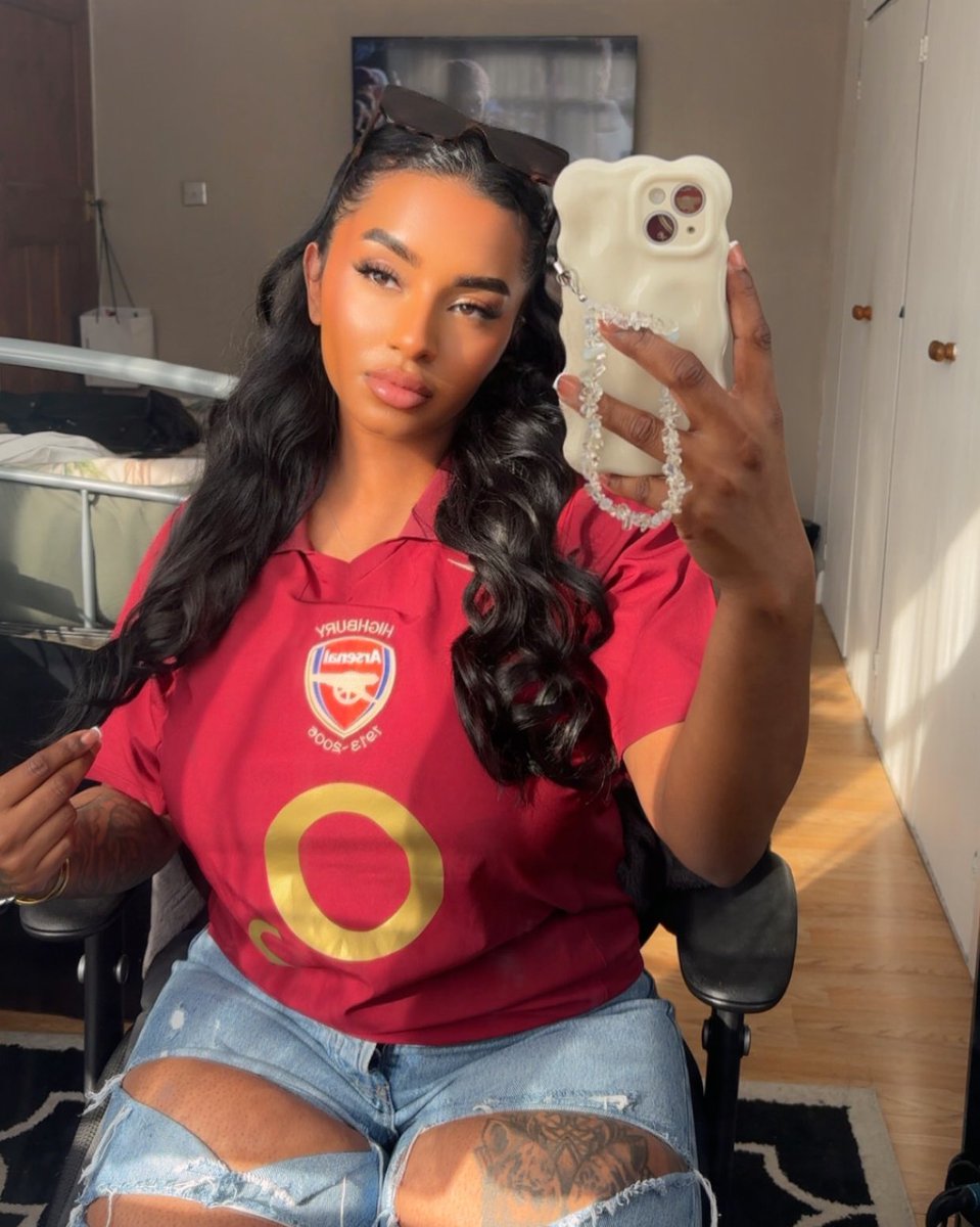 justluxxxx's tweet photo. Matchday, let’s get it COYG🔴⚪️ https://t.co/JsPsEL5sNP