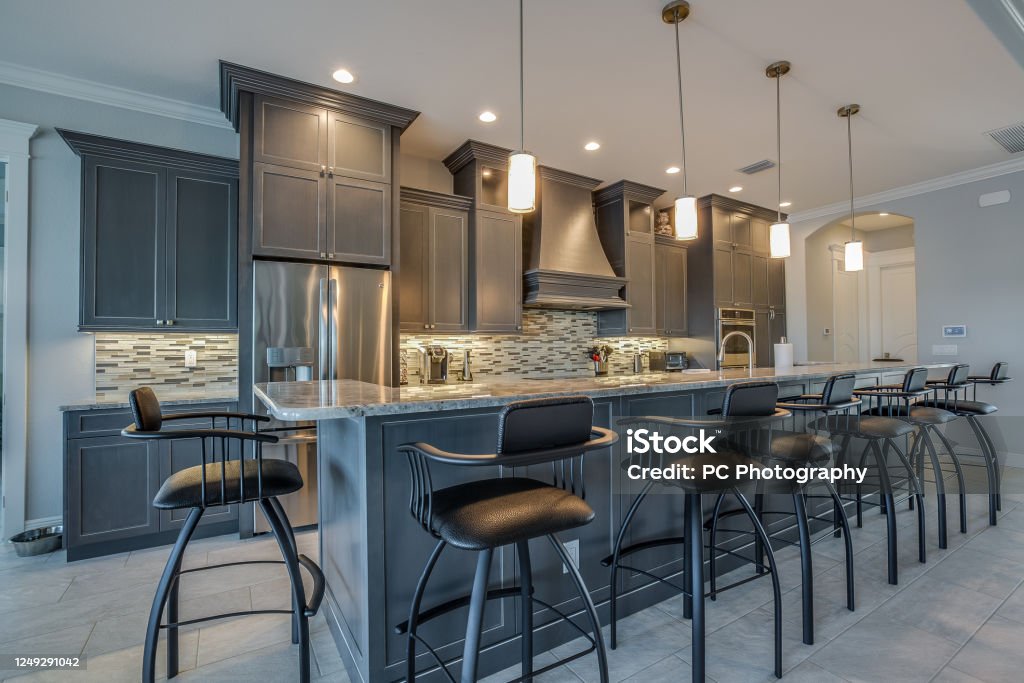 homedecorstore9's tweet image. Barstools add both style and function to a kitchen! 🪑✨ Perfect for islands or breakfast bars, they create a casual spot for meals, coffee, or conversation. 🍽️🏡 #KitchenSeating #Barstools #HomeDecor #CasualDining

thehomedecorationstore.com