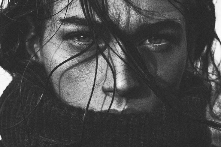 __

Bırak gemileri,

Şu anda kendimi bile 

Yakarım!

__