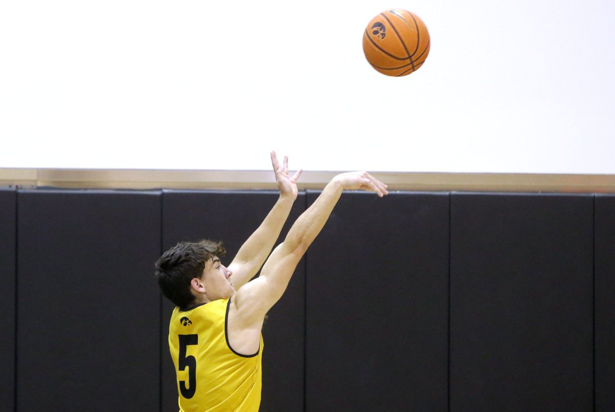 Tyler_T15's tweet photo. Preferred walk-on guard Trey Buchanan has entered the transfer portal, he tells me. Still considering a return to Iowa. Has four seasons of eligibility remaining after redshirting the 2024-25 campaign. https://t.co/ZHYOP8PyCd