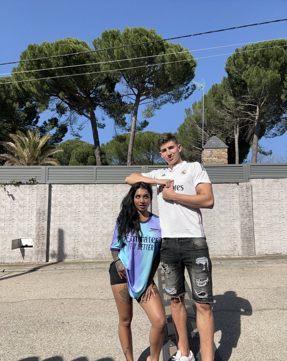 Yasmina 💕 tweet media