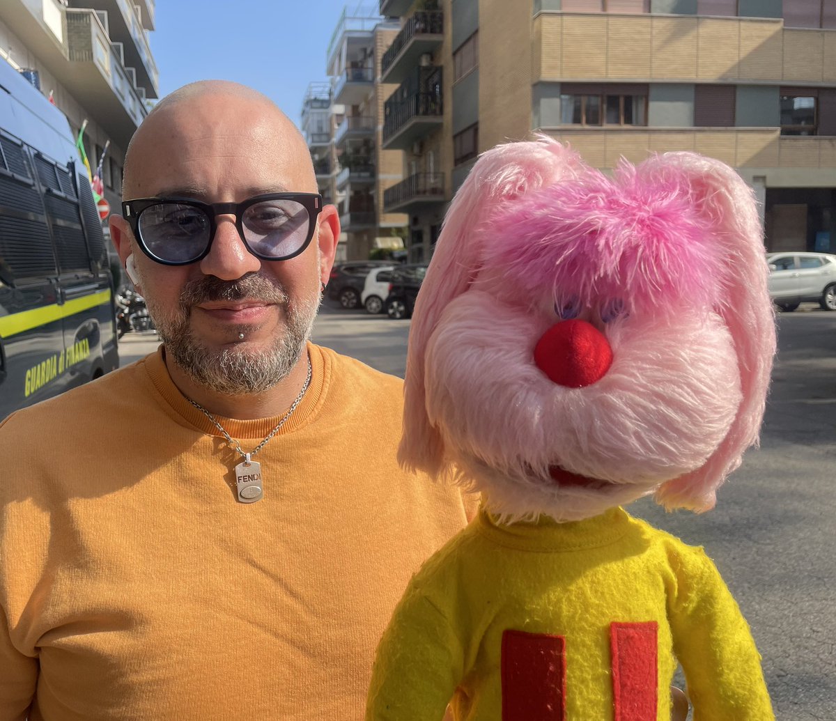 Quando un cliente ti chiede se vuoi fare una foto con One . Quanti ricordi