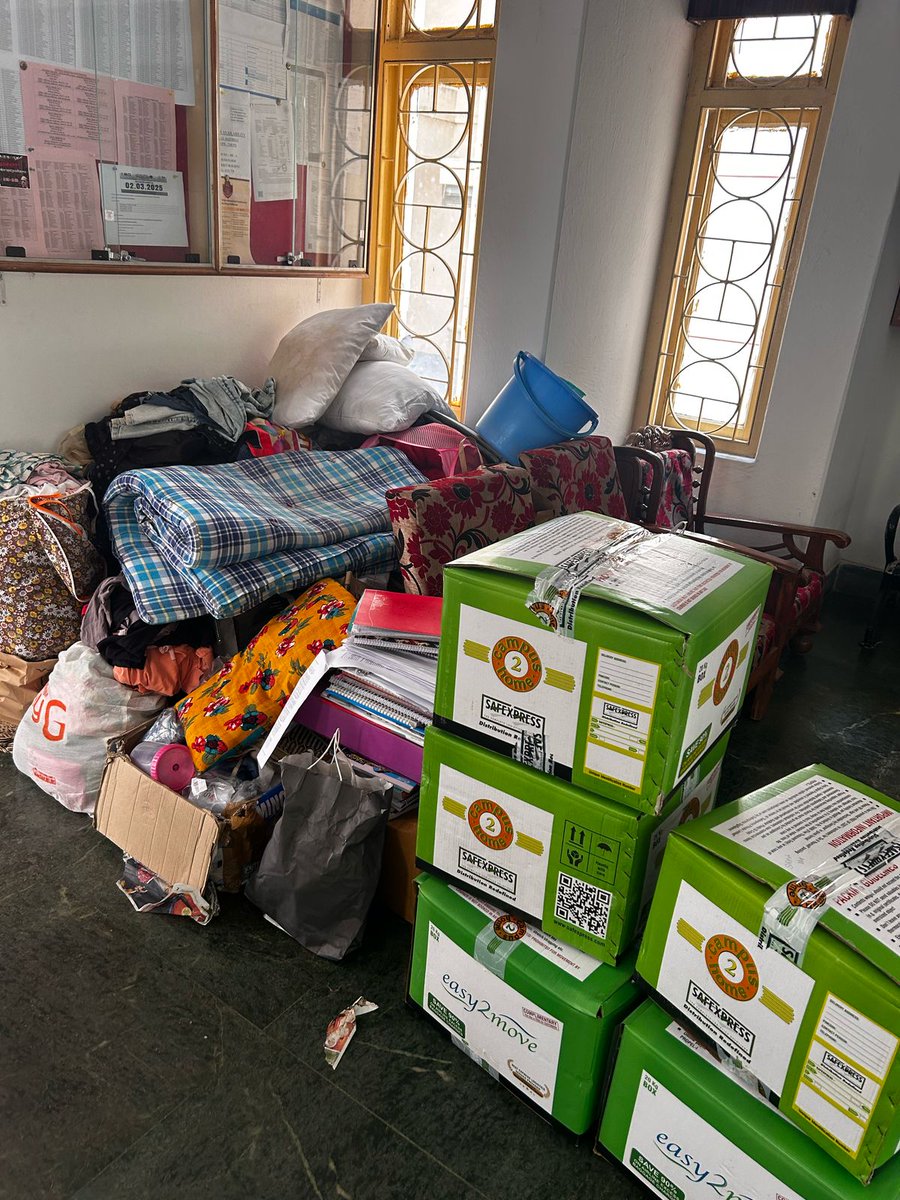 srcximb's tweet photo. SRC XIMB, in collaboration with Goonj, organized Daan Utsav to turn discarded resources into meaningful contributions.
Students donated books, clothes &amp; more to support the underprivileged.
Let’s keep the spirit of giving alive! #DaanUtsav #SRCXIMB https://t.co/nkx1Th9R9P