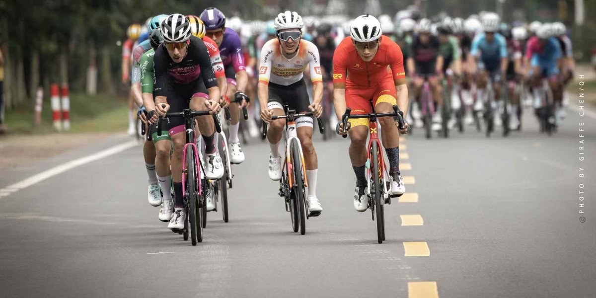 Lingshui_Lian's tweet photo. 🚴The second stage (#Qionghai/ #Lingshui) of the 16th Tour of Hainan International Road Cycling Race 2025, has successfully concluded. Congratulations to Dusan Rajovic from Italy’s Team Solution Tech - Vini Fantini for claiming the stage victory!🎉
With over 80% of the route hugging the coastline, cyclists immersed themselves in the electrifying blend of speed and passion under the golden sunshine, fueled by the invigorating sea breezes along the picturesque roads. 🛣️🌊
#Cycling #TourOfHainan #tourofhainan2025 #cyclist
@MeetQionghai @SolutionVini
(📷Photo by Chen Zefeng & Yang Guanyu)