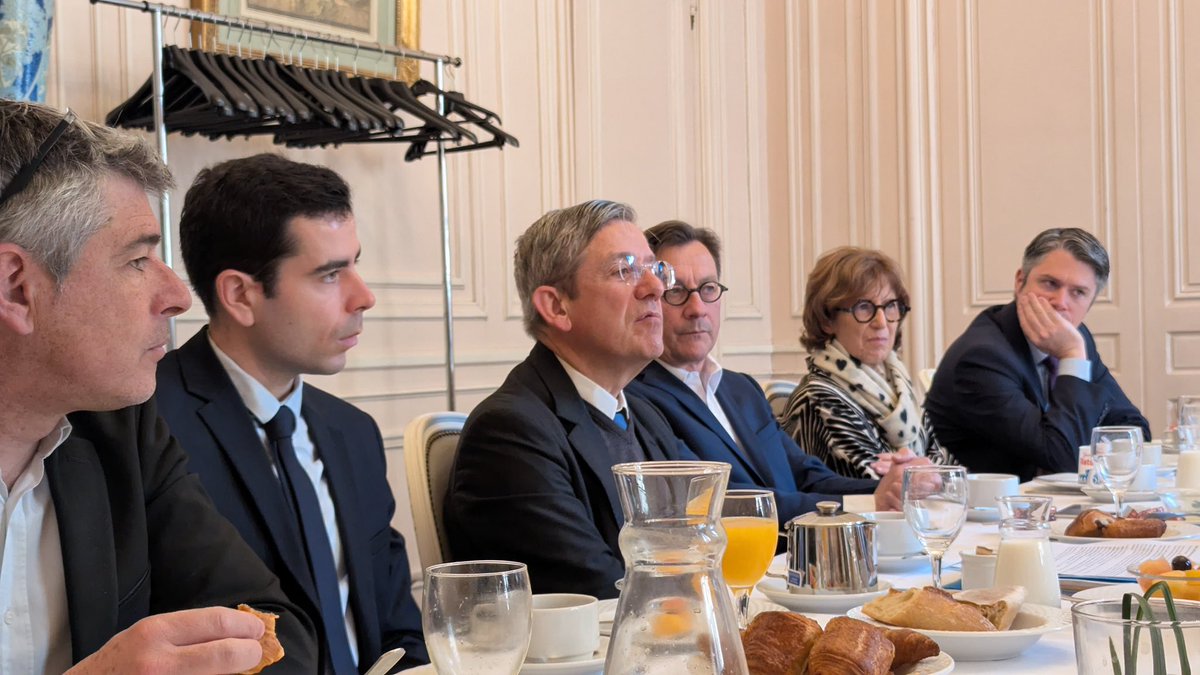 Christophe Grison (@agritof60) on Twitter photo Ce matin, notre groupe organisait au Sénat, dans le cadre de l'𝗮𝗻𝗻𝗲́𝗲 𝗶𝗻𝘁𝗲𝗿𝗻𝗮𝘁𝗶𝗼𝗻𝗮𝗹𝗲 𝗱𝗲𝘀 𝗰𝗼𝗼𝗽𝗲́𝗿𝗮𝘁𝗶𝘃𝗲𝘀, un petit déjeuner avec des députés et sénateurs sur le rôle essentiel des coopératives dans nos territoires. <a href="/GrCoopCESE/">Groupe de la Coopération au CESE</a> <a href="/lacoopagricole/">La Coopération Agricole</a> Ce matin, notre groupe organisait au Sénat, dans le cadre de l'𝗮𝗻𝗻𝗲́𝗲 𝗶𝗻𝘁𝗲𝗿𝗻𝗮𝘁𝗶𝗼𝗻𝗮𝗹𝗲 𝗱𝗲𝘀 𝗰𝗼𝗼𝗽𝗲́𝗿𝗮𝘁𝗶𝘃𝗲𝘀, un petit déjeuner avec des députés et sénateurs sur le rôle essentiel des coopératives dans nos territoires. <a href="/GrCoopCESE/">Groupe de la Coopération au CESE</a> <a href="/lacoopagricole/">La Coopération Agricole</a>
