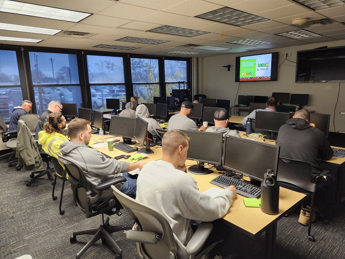 NewYork811_Rep2's tweet photo. NY811 is in Brentwood today training #PSEG employees!  Let's all do our part in #excavationsafety.  And remember, #safetyisinyourhands!
#aprilsafedigging https://t.co/RDbnRDEYrZ