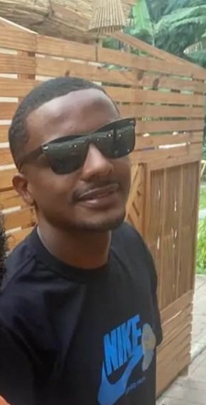 denucieqtg's tweet photo. Esse e o Pedro, mesmo vem fazendo cobrança e ameaçando os moradores que não pagam a taxa mensal do tráfico na Bento Cardoso
Pedro, sair dessa rua escura , Jajá tu vai receber uma visita das Autoridades
#38DP @PCERJ
@policiafederal https://t.co/eH5pzH7o9o