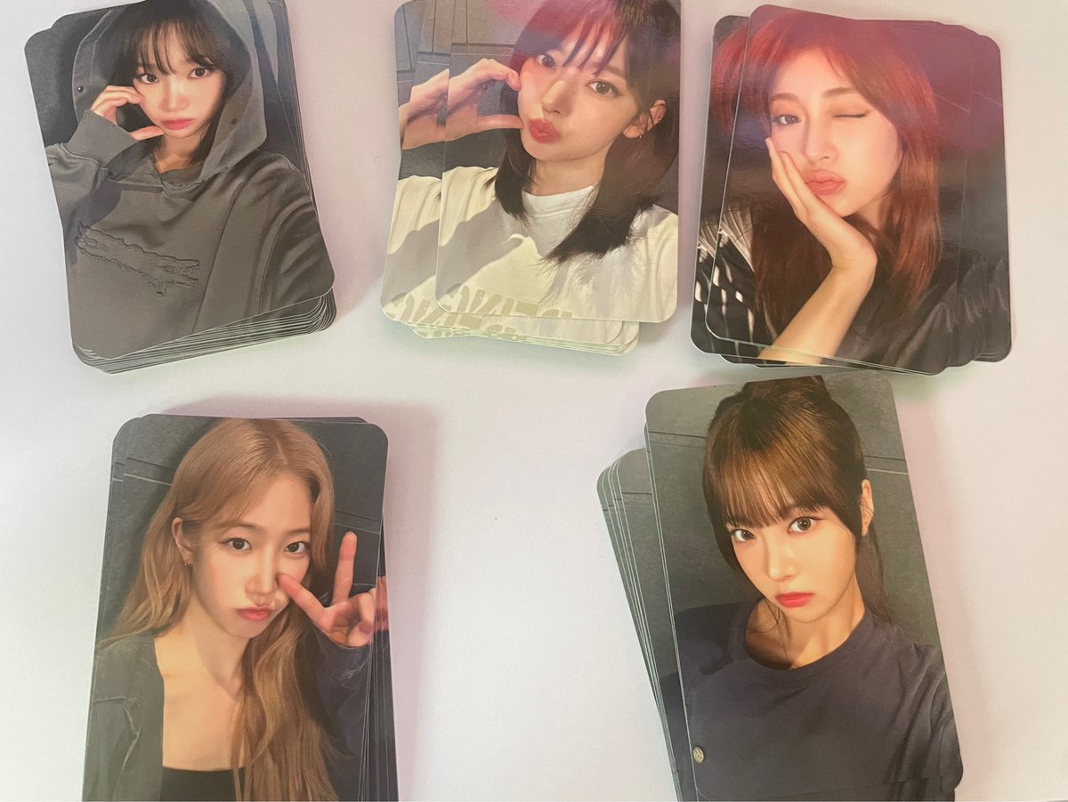 tortechips's tweet photo. ー joeun pob rm28 each exc china ems and local ( secured ) dm to claim ! 

#pasarlesserafim https://t.co/4smddpwImB