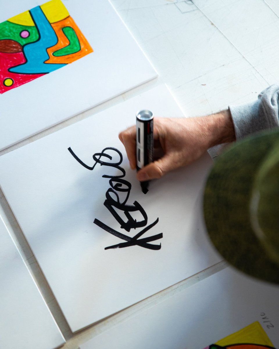 Parmi toutes les commandes passées je vais vous faire gagner au hasard 10 pochettes que j’ai dessiné à la main. 

Ce sont des exemplaires uniques, numérotés et dédicacés au dos. 

Il reste encore quelques vinyles sur keroue.com

Merci encore pour votre soutien ❤️