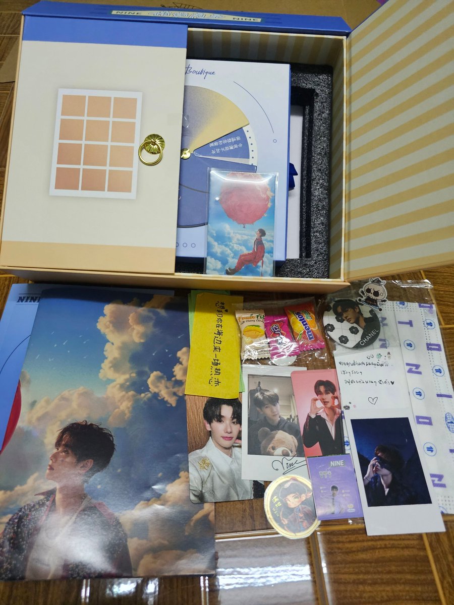 MistletoesMing1's tweet photo. ในที่สุดน้องอัลบั้มก็ถึงแล้วววว ดีใจมั่กๆๆ🥰🥰 เป็นอัลบั้มที่สวยมากๆ ดีไซน์เก๋แปลกตา😆 ตั้งตารอเพื่อทำรีวิวบั้มเลยขอบคุณคุณ @Kt4nine9 นะคะสำหรับการจัดส่งและของแถมน่ารักๆมากมาย เลย น่ารักมากๆขอบคุณค่า😊💚💛
#นายท่านกรชิต #高卿尘 #Nine1stAlbum #UnseenBoutique https://t.co/3TwknmMFDu