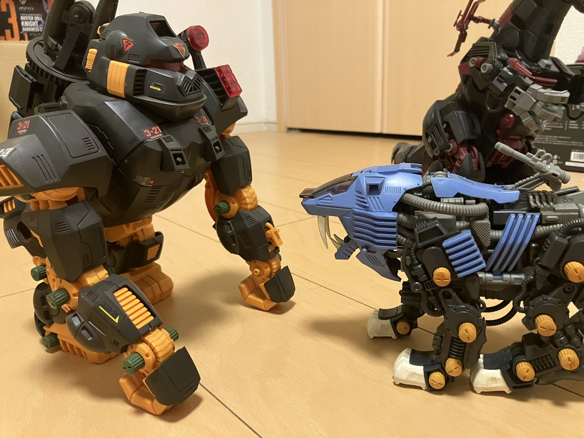 tiger6122's tweet photo. 旧トミー版のジャンク品。
またチマチマ復活させていこうかね。

#ゾイド
#ZOIDS
#シールドライガー
#アイアンコング https://t.co/EML7eY0MXe