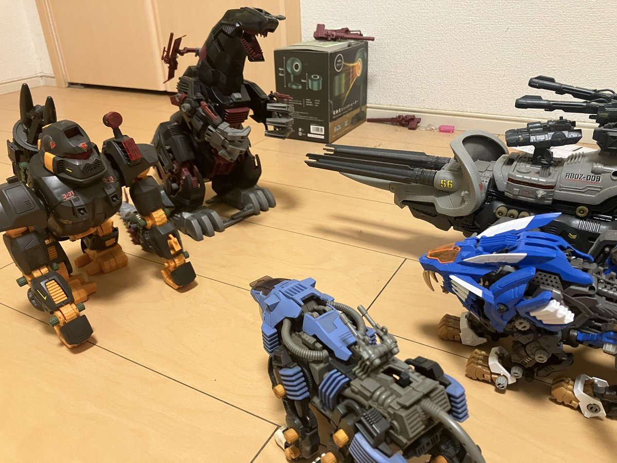 tiger6122's tweet photo. 旧トミー版のジャンク品。
またチマチマ復活させていこうかね。

#ゾイド
#ZOIDS
#シールドライガー
#アイアンコング https://t.co/EML7eY0MXe
