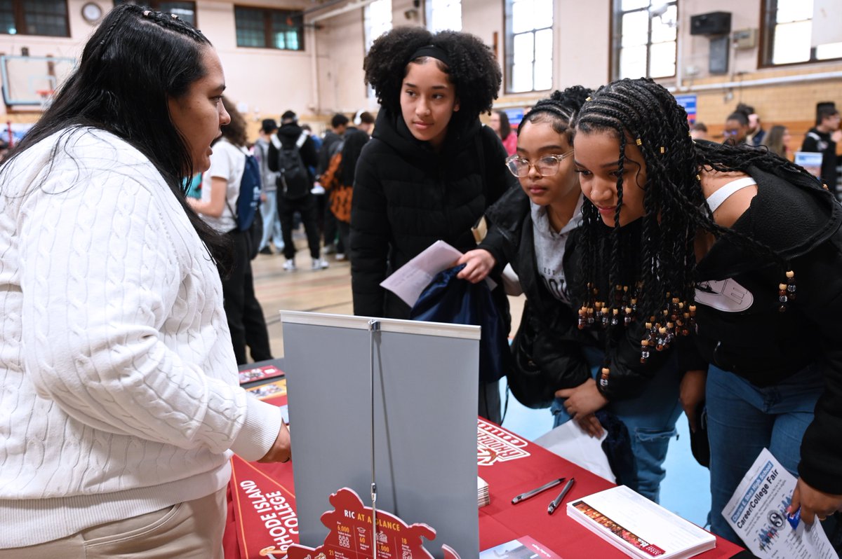 PSDRI_Schools's tweet photo. A huge thank you to everyone who made the Shea High School’s Annual Career Fair a resounding success! With 38 incredible college and career organizations from across the region, we were able to provide the entire student body with an inspiring day of networking and opportunities. https://t.co/VPXd0H7KrE