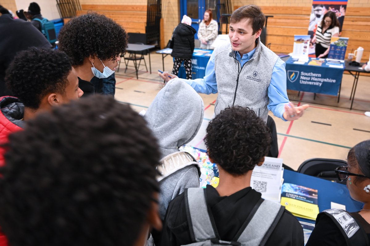 PSDRI_Schools's tweet photo. A huge thank you to everyone who made the Shea High School’s Annual Career Fair a resounding success! With 38 incredible college and career organizations from across the region, we were able to provide the entire student body with an inspiring day of networking and opportunities. https://t.co/VPXd0H7KrE