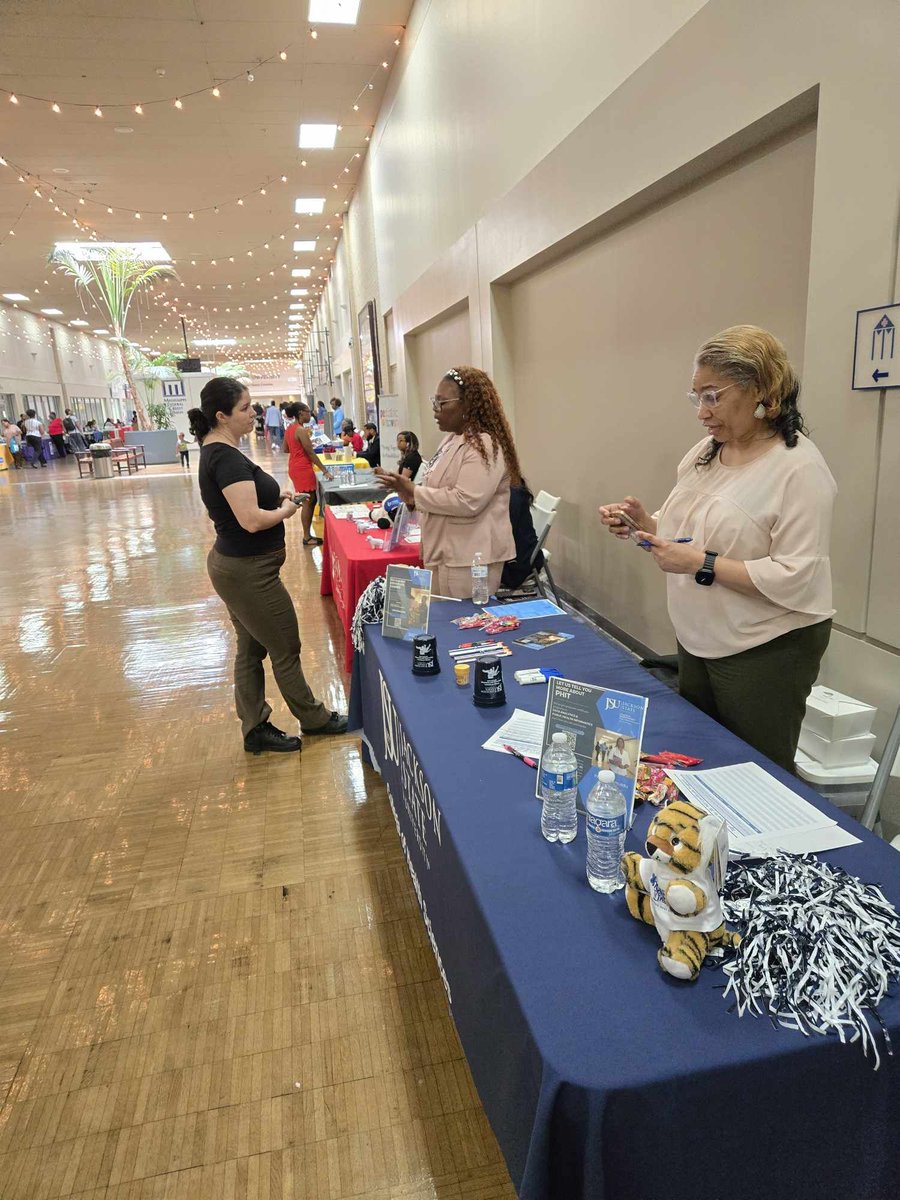 jsu_phit's tweet photo. @jsu_phit participated recently in the Jackson Medical Mall's Career Fair! Its part of our ongoing mission to recruit the next generation of data informaticists! If you'd like to learn more about PHIT @ JSU Please call 601.979.1101 https://t.co/6cqs2TarqR