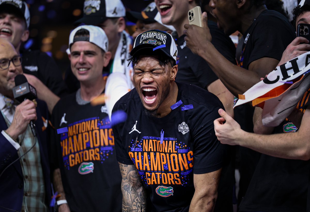 _KyleLander's tweet image. Will have some later for when I get home, but while I am sat in the airport, here's just a couple frames from yesterday's National Championship!

@camparker25 @GrahamHall @delatorre @ZachAbolverdi @GatorsIllust #GoGators