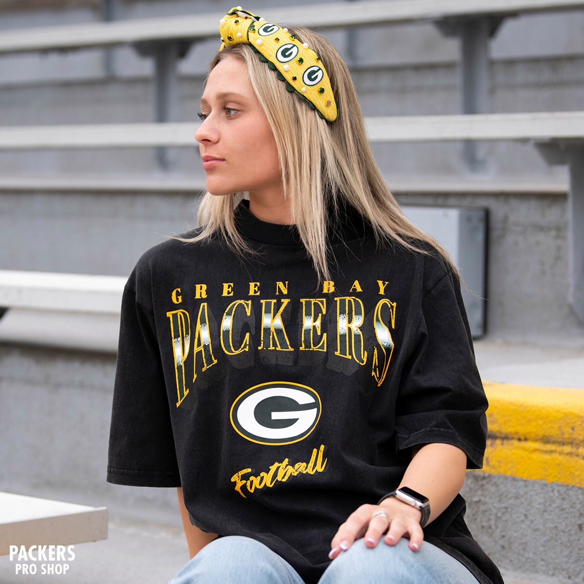 WEARbyEA's tweet image. Your new favorite shirt, available in @packers 💁‍♀️

Gear up for the #NFLDraft by visiting the @packersproshop to shop more #WEARbyEA styles!
l8r.it/HEBh