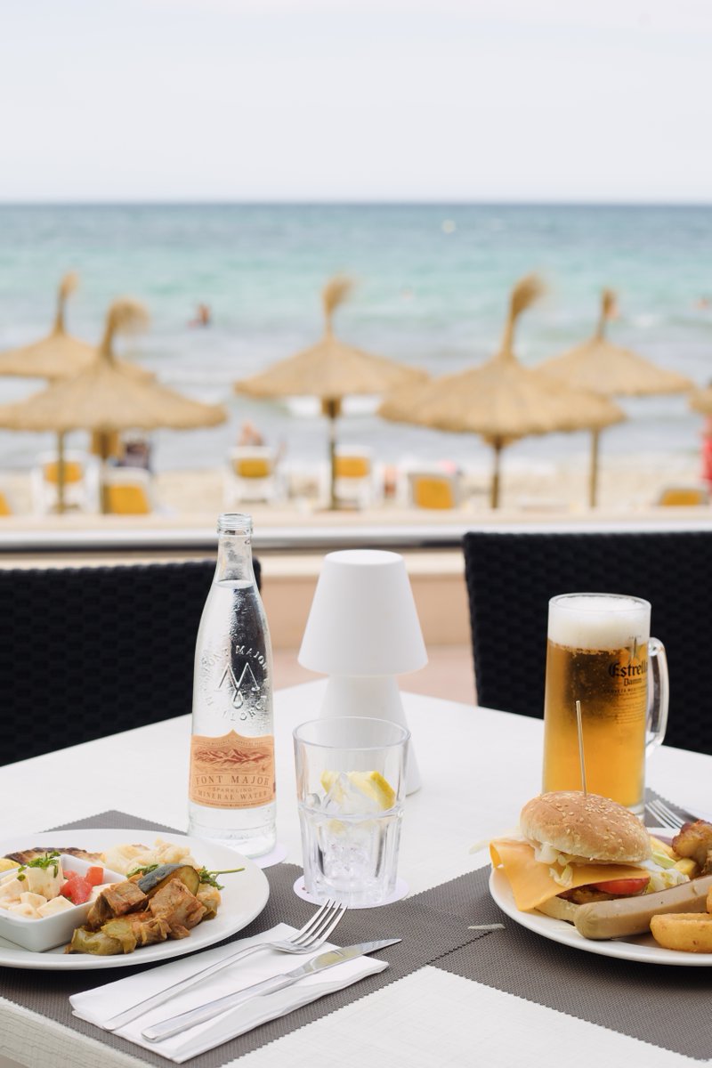 JS_Hotels's tweet image. At #JSCanPicafort you come to savour the Mediterranean. With your table ready overlooking the sea, every bite tastes like summer. 🌊✨
