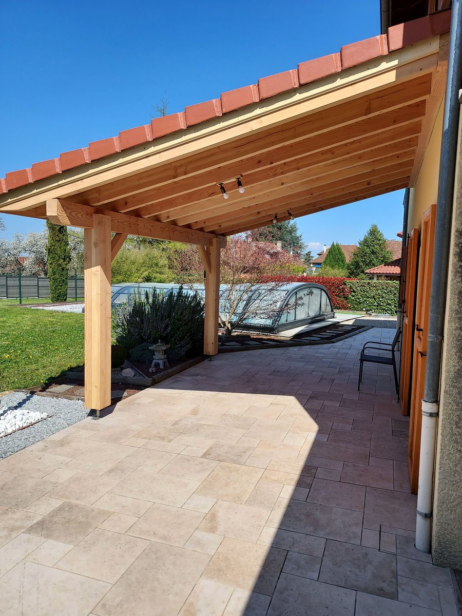LafayeDavid's tweet photo. Pergolas avec couverture tuiles. Chaîne de pluie avec réserve d’eau habillée déco…… https://t.co/DThnoT9LPZ ……pour plus d’informations. ……pierres #pergola #pourtoi #creation #faitmain #artisanal #decoration #bois #charpente https://t.co/ZiUY7Cvwvj