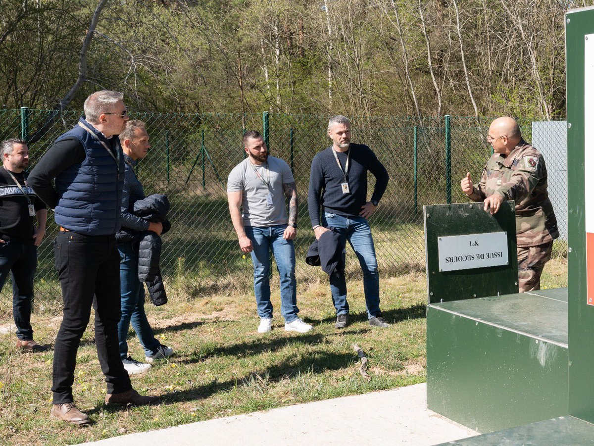 Le 132e Régiment d’Infanterie Cynotechnique a eu l’honneur d’accueillir une délégation de la ville du Touquet-Paris-Plage, afin de lui présenter ses capacités cynotechniques uniques. Une belle opportunité de partage avec les cynotechniciens de la police municipale du Touquet.