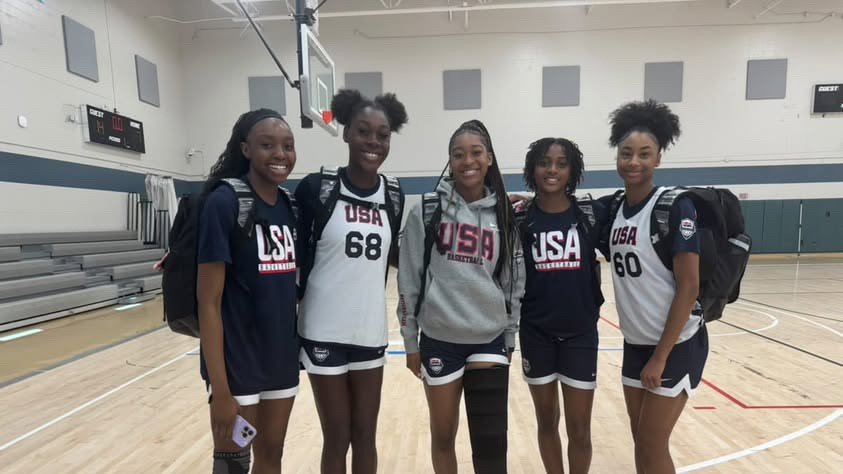 eve_long23's tweet image. Thank you to God and ofc @usabjnt🇺🇸&amp;amp; @usabasketball 🇺🇸 for such amazing experience! 
#aLONGway2go
@Khensle @SW_Select3SSB @OS_LadyFalconBB
 @vicwilli   @TopSpeedLLC