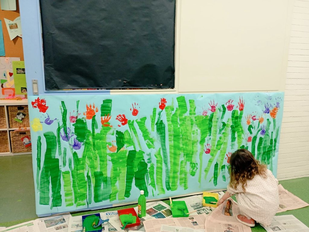 Ja ha arribat la primavera i el bon temps, i a les classes d'I3 li hem donat la benvinguda amb un munt d'activitats!🌻🪷