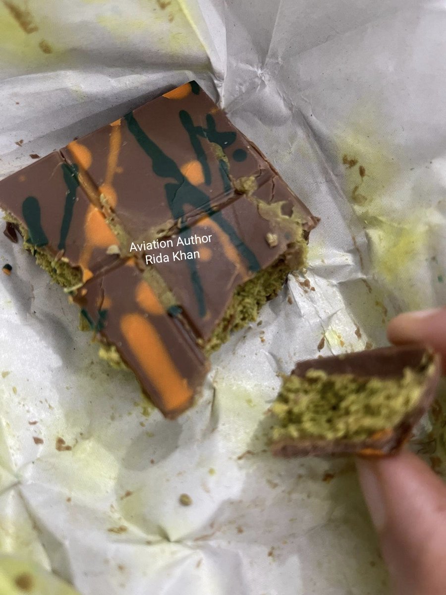mohd_ridakhan's tweet image. Just tried this famous Dubai Kunafa chocolate 🍫 which was appreciated by so many people &amp;amp; after tasting this i will say yes it's really very delicious.. rich with Kunafa flavours inside chocolate.. 
 #chocolate #dessert #kunafachocolate #food #foodie