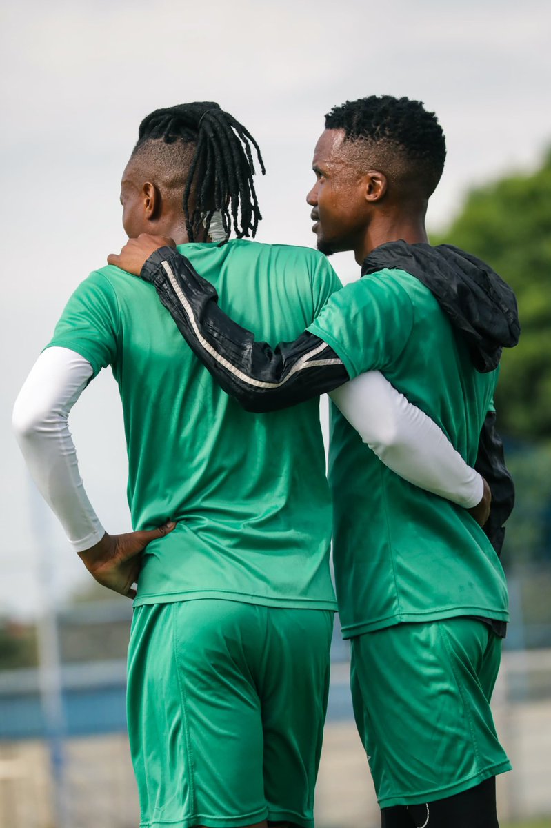 CentreChiefsFC's tweet photo. All set. All focus. The boys are suited up and ready to make it count tomorrow. 📸
#MagosiMaaparankwe
#TodaysTraining https://t.co/cQBMPHVfPf