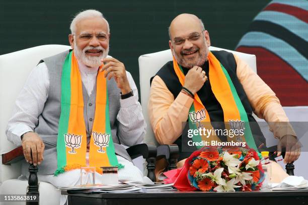 ColourFox9's tweet photo. బిజెపి ఆర్ఎస్ఎస్ ప్రభుత్వం ఈ దేశంలో మత మైనారిటీలపై వివక్షతను రాజ్యాంగబద్ధం చేస్తుంది. ఇది భారతదేశ ప్రజాస్వామ్యానికి దానికి ఆధారమైన లౌకికత్వానికి, సామ్యవాద్యానికి ఎంతో హాని చేస్తుంది.దీని పరిణామాలు రాబోయే తరాలు అనుభవిస్తాయి. https://t.co/dpKbRnBo0x