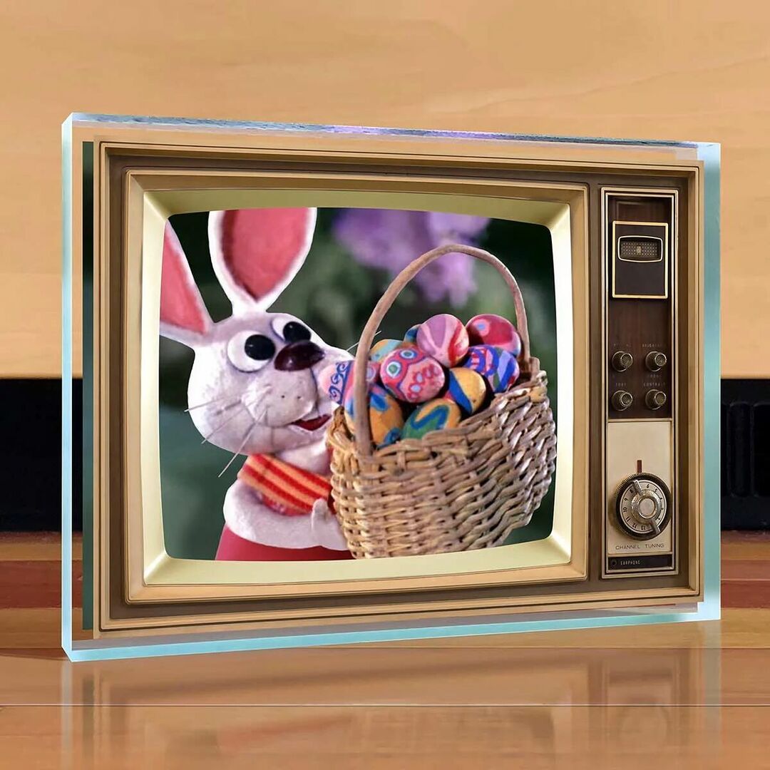Artovision3D's tweet photo. Guess Who’s Hoppin’ Down the Bunny Trail? - It’s #petercottontail by #rankinbass in #3d - https://t.co/UIQGdQbxEY
#art #artwork #desktop #easter #eastereggs #bunny #rabbit #stopanimation #animation #animationart #1970s #retro #fun #family #treats #3d https://t.co/4VusMPWU93
