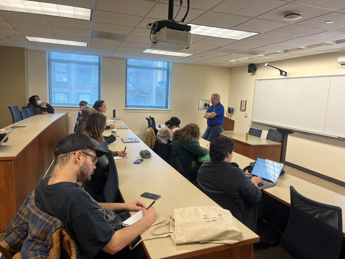 Weather touches everyone! <a href="/PeteSackweather/">Pete Sack</a> joined our <a href="/DePaulU/">DePaul University</a> Journalism class today to talk about how the news Impacts us all