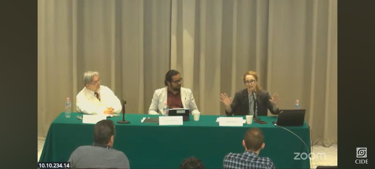 JosafatHernndez's tweet photo. Estuvo excelente la conferencia magistral "Corrupción sistémica y capitalismo contemporáneo" que impartió @Camila_Vergara en el seminario de El Capital de Karl Marx en el @CIDE_MX. El comentario de @ANAYAFederico de primer nivel. Acá se puede ver el vídeo: https://t.co/1EfXDLfYdW https://t.co/TljME4LkEa