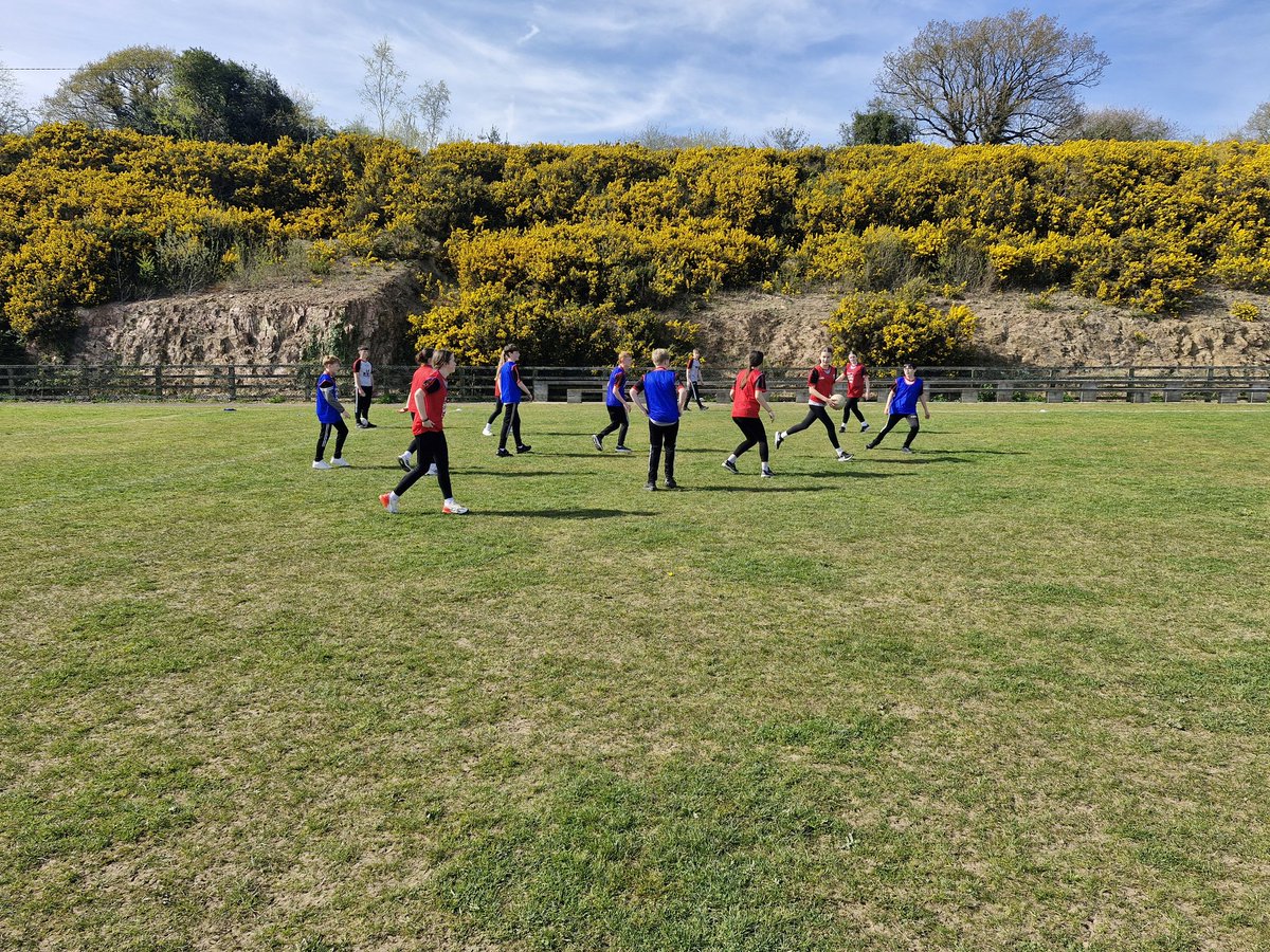Well done to the <a href="/gaafutureleader/">Future Leaders</a> TY students in <a href="/creaghcollege/">Creagh College</a> <a href="/CreaghGaa/">Creagh College GAA Future Leaders</a> today as they put the theory into practice today with 1st year students. Great work by all involved #bettercoachesmakebetterplayers